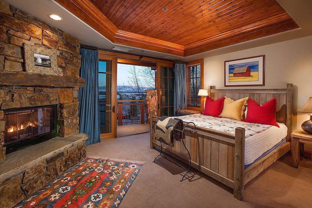 The Mountain Lodge