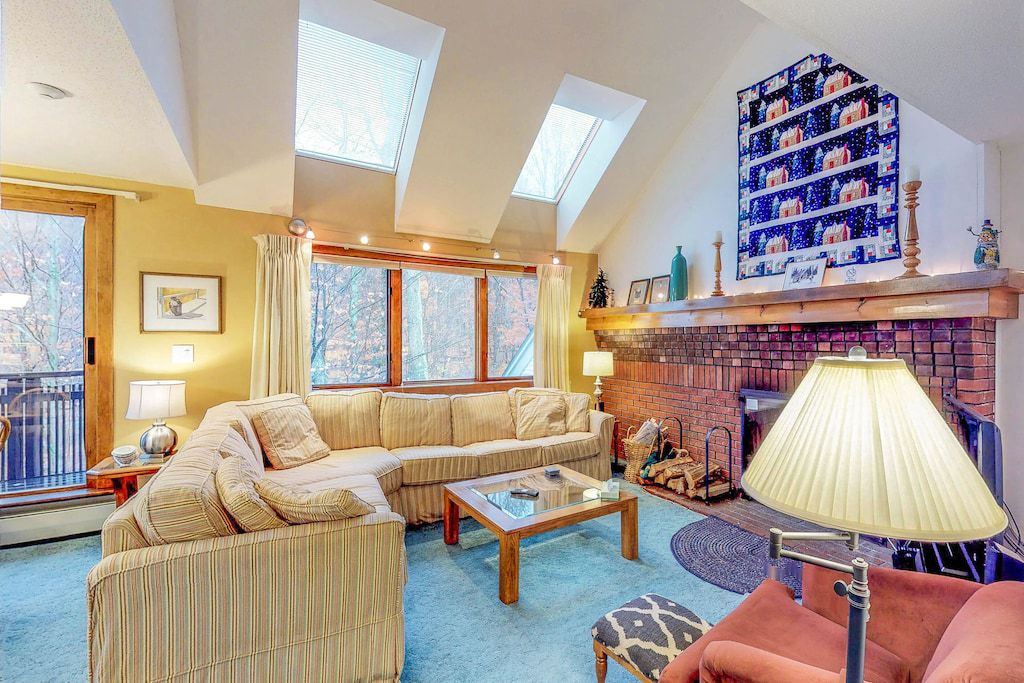 Condo with Mountain Views and Shared Pools