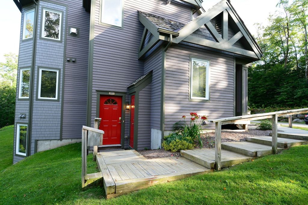 2-Bedroom Village Condo Right on the Slopes