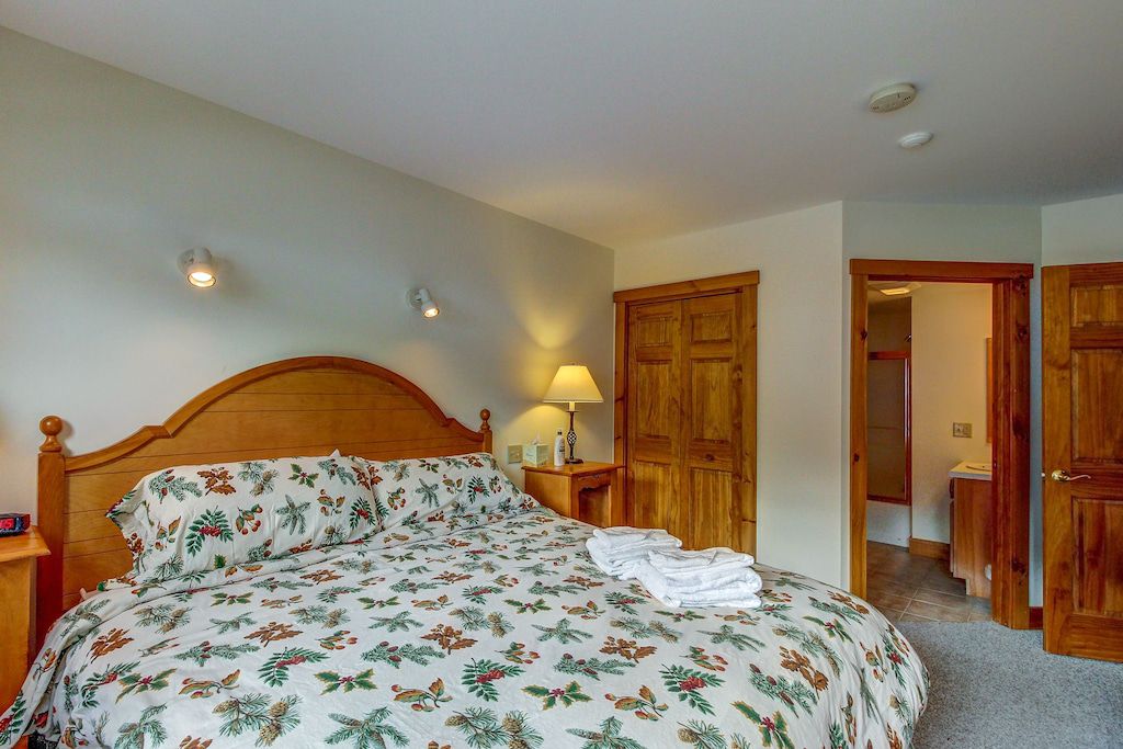 Condo Near Water Park, Ice Skating, and Hiking