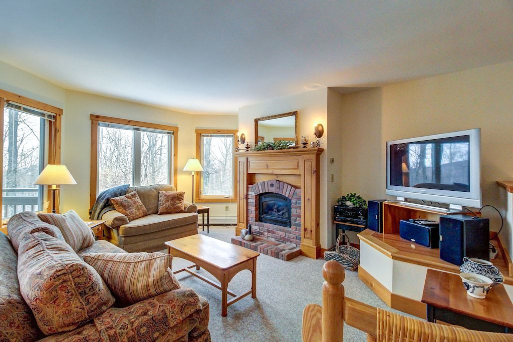 Condo Near Water Park, Ice Skating, and Hiking