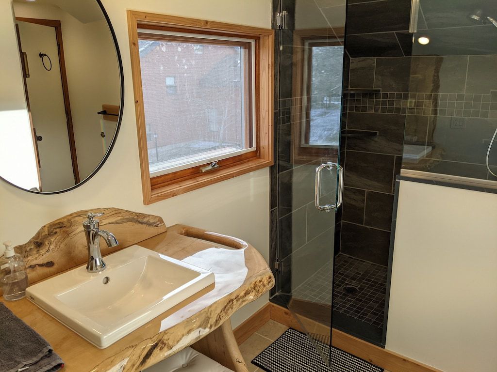 Luxury Ski & Summer Condo with Private Sauna: More