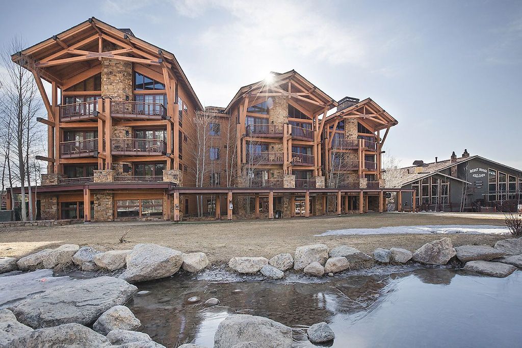 The Mountain Lodge