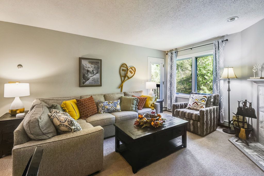 Renovated 3-Bedroom at the Base of Pico Mountain