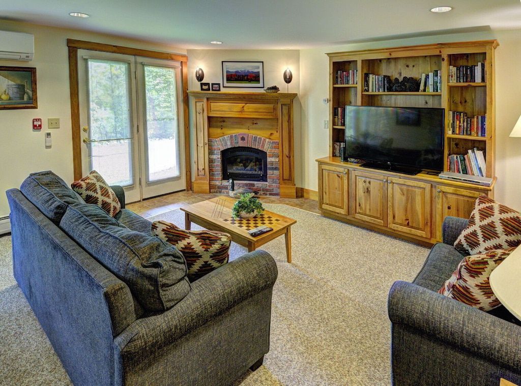 2-Bedroom Village Condo Right on the Slopes