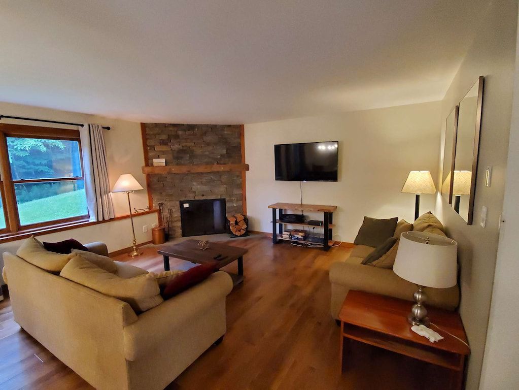 Luxurious Trailside Condo: More