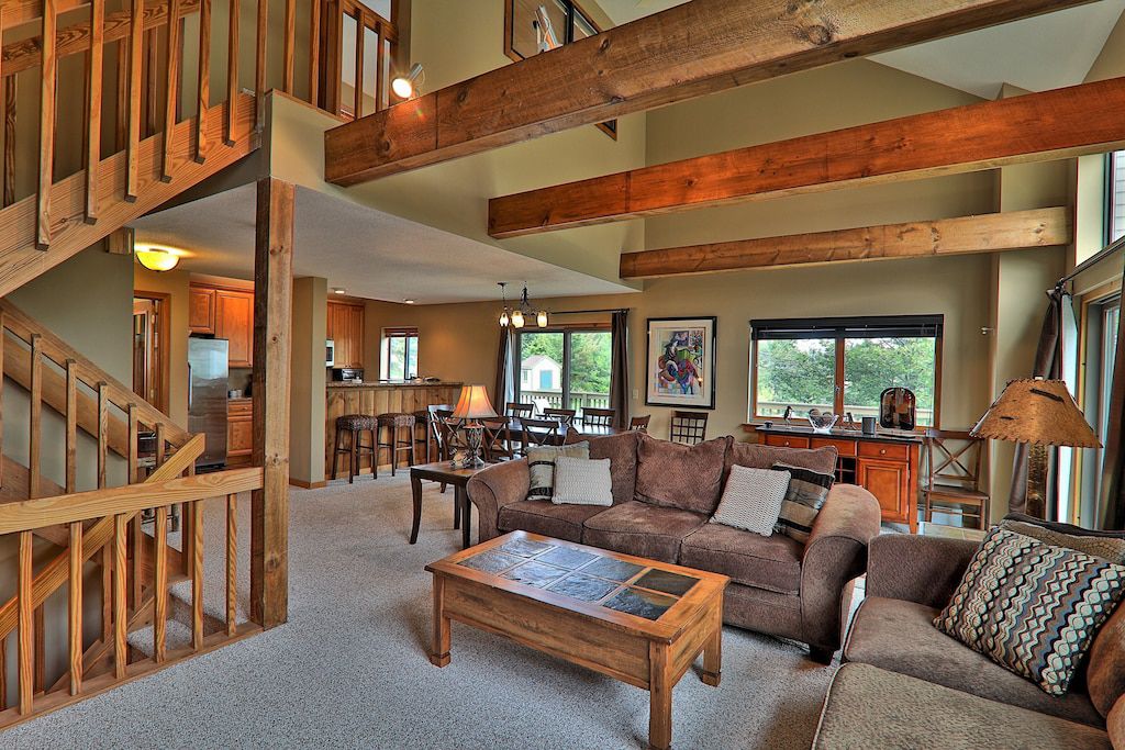 4-Bedroom Trailside Townhome with Private Hot Tub