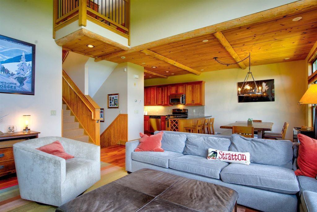 Slopeside Treetop Stratton Condo: