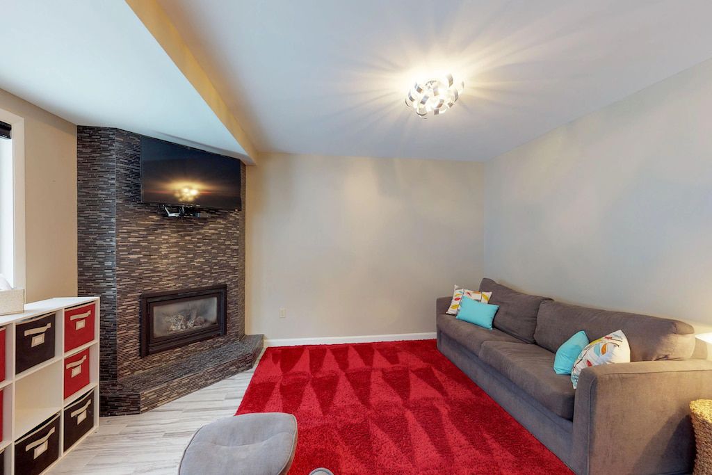 Stylish Ski-in/Ski-out Getaway