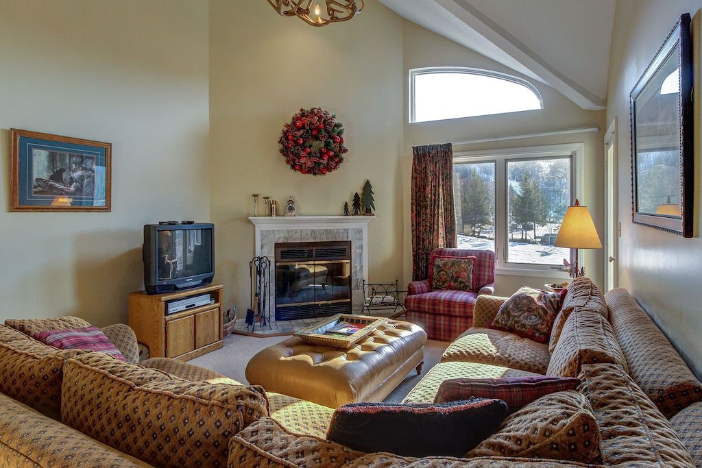 Ski Condo Near Pico Mountain: More