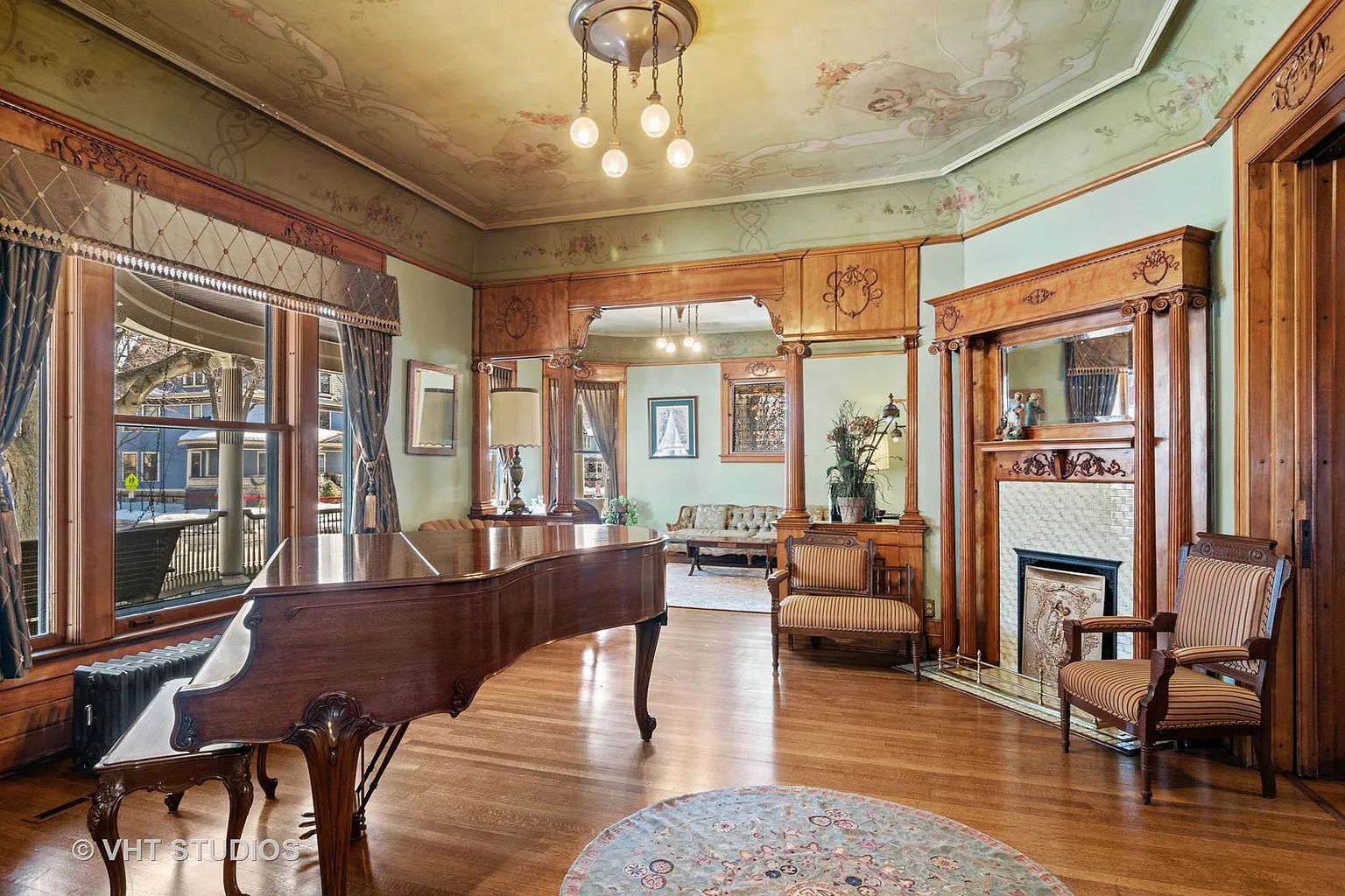 139 S Grove Ave, Oak Park, IL 60302, Inside
