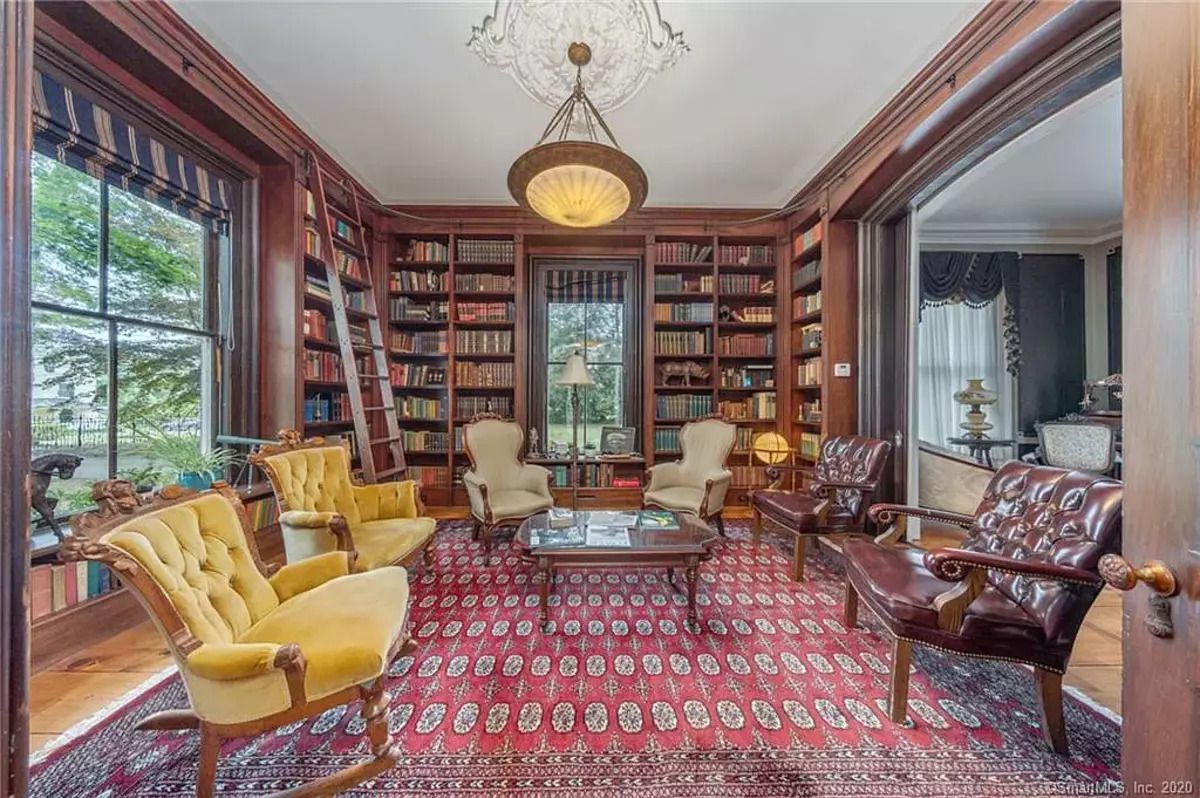 26 Barton Hill Rd, East Hampton, CT 06424, Inside