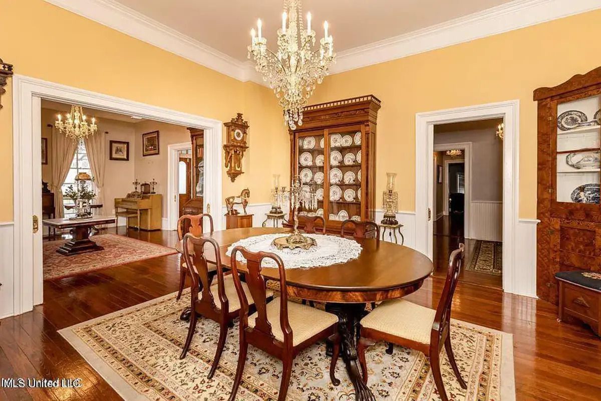 3803 Willow St, Pascagoula, MS 39567, Inside