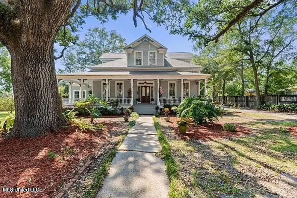 3803 Willow St, Pascagoula, MS 39567