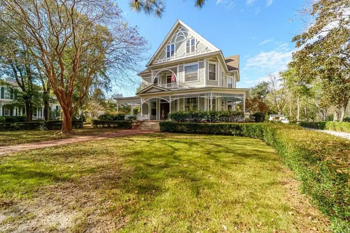706 N Eufaula Ave, Eufaula, AL 36027