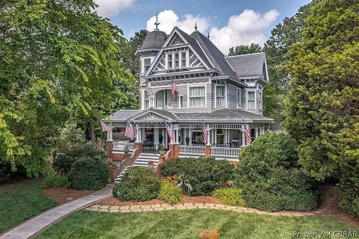 826 Main St, Reedville, VA 22539