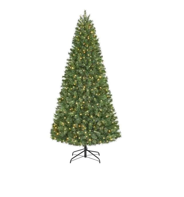 Home Accents Holiday 7.5' Pre-Lit Artificial Pine