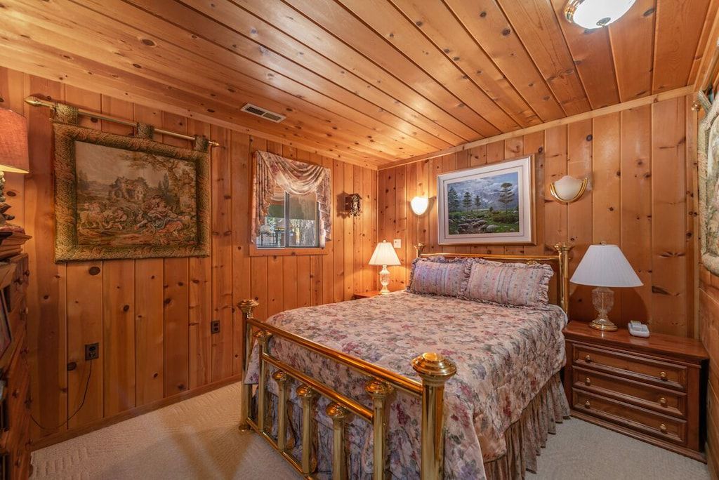 Cute Tahoe Lakefront Home: More