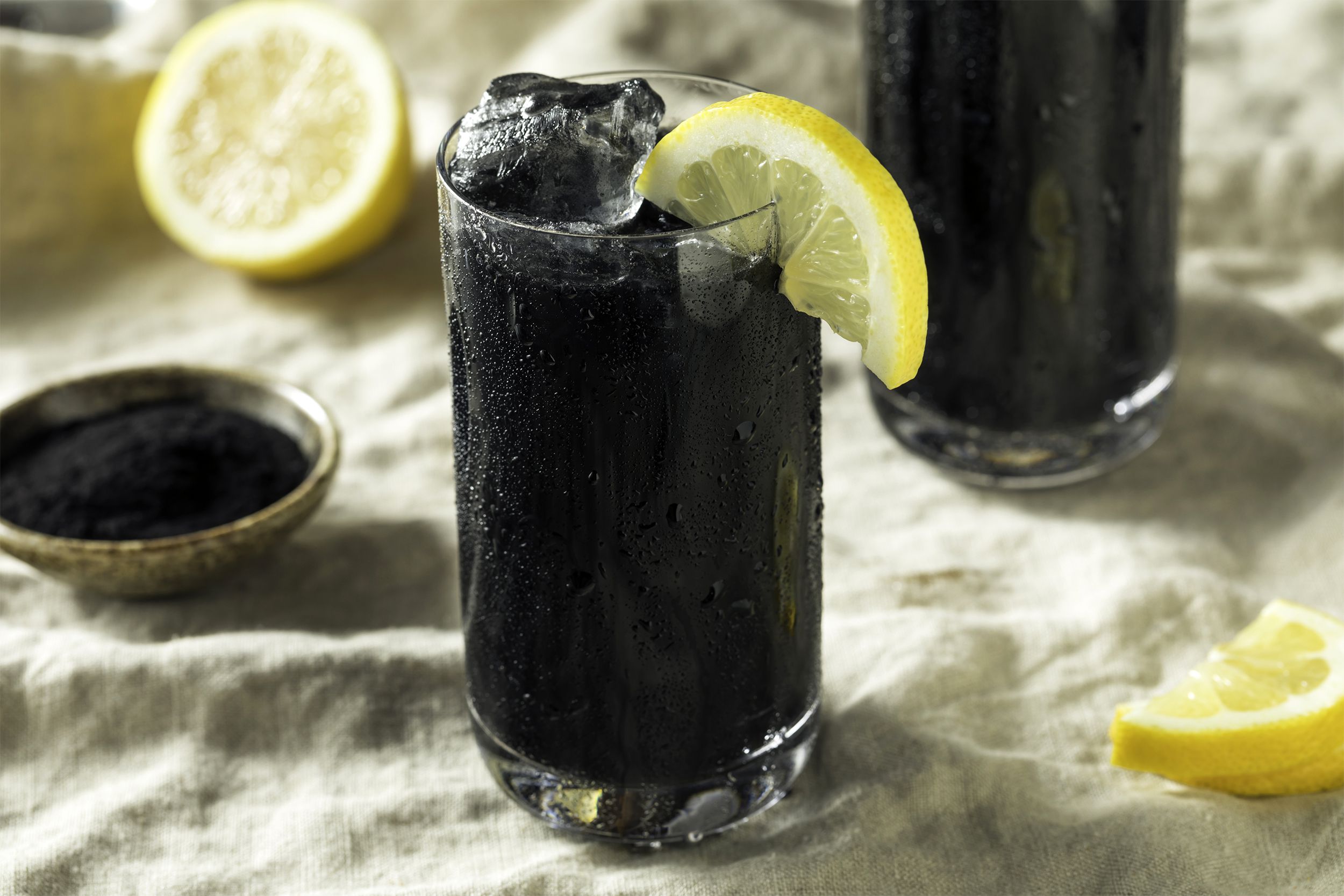 Activated charcoal drink with lemon