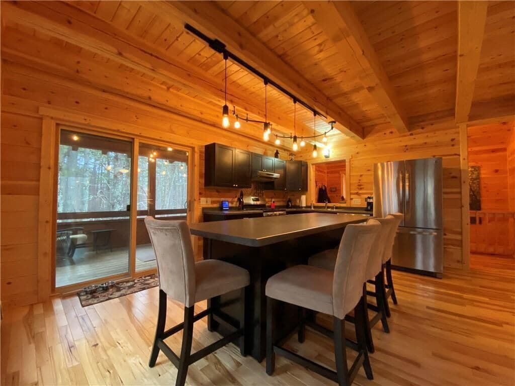 Birkebeiner Trail Chalet Cabin: More