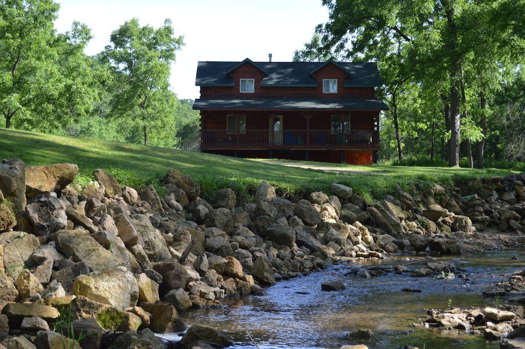 The Cabin on Hidden Creek