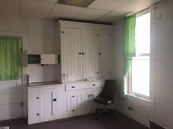 3 Bedroom Nebraska Interior