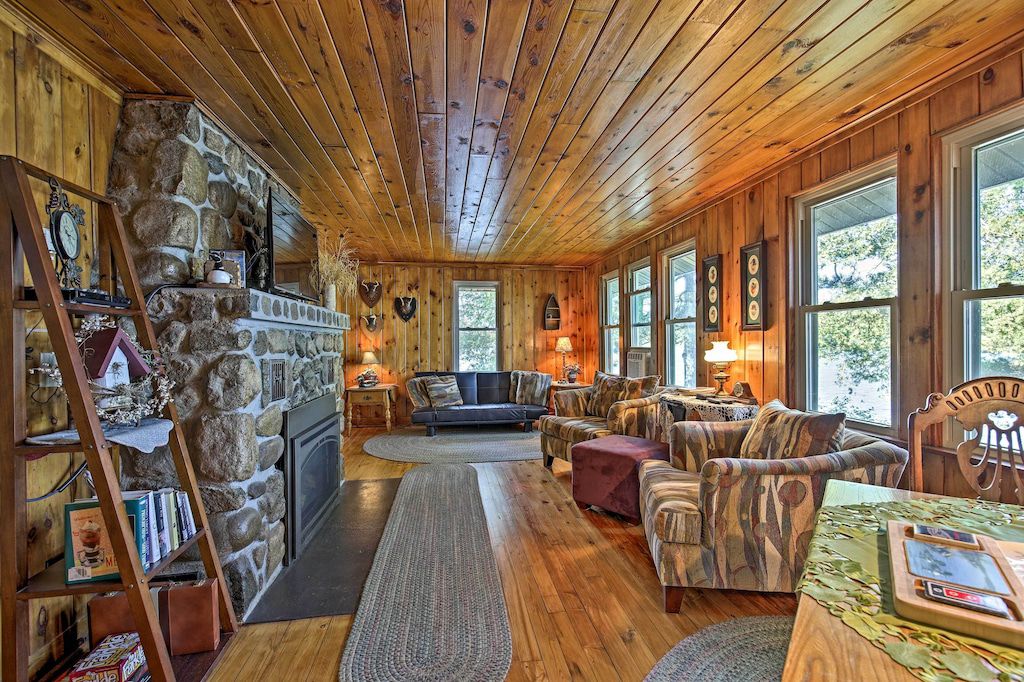 Mercer Lake Cabin: More