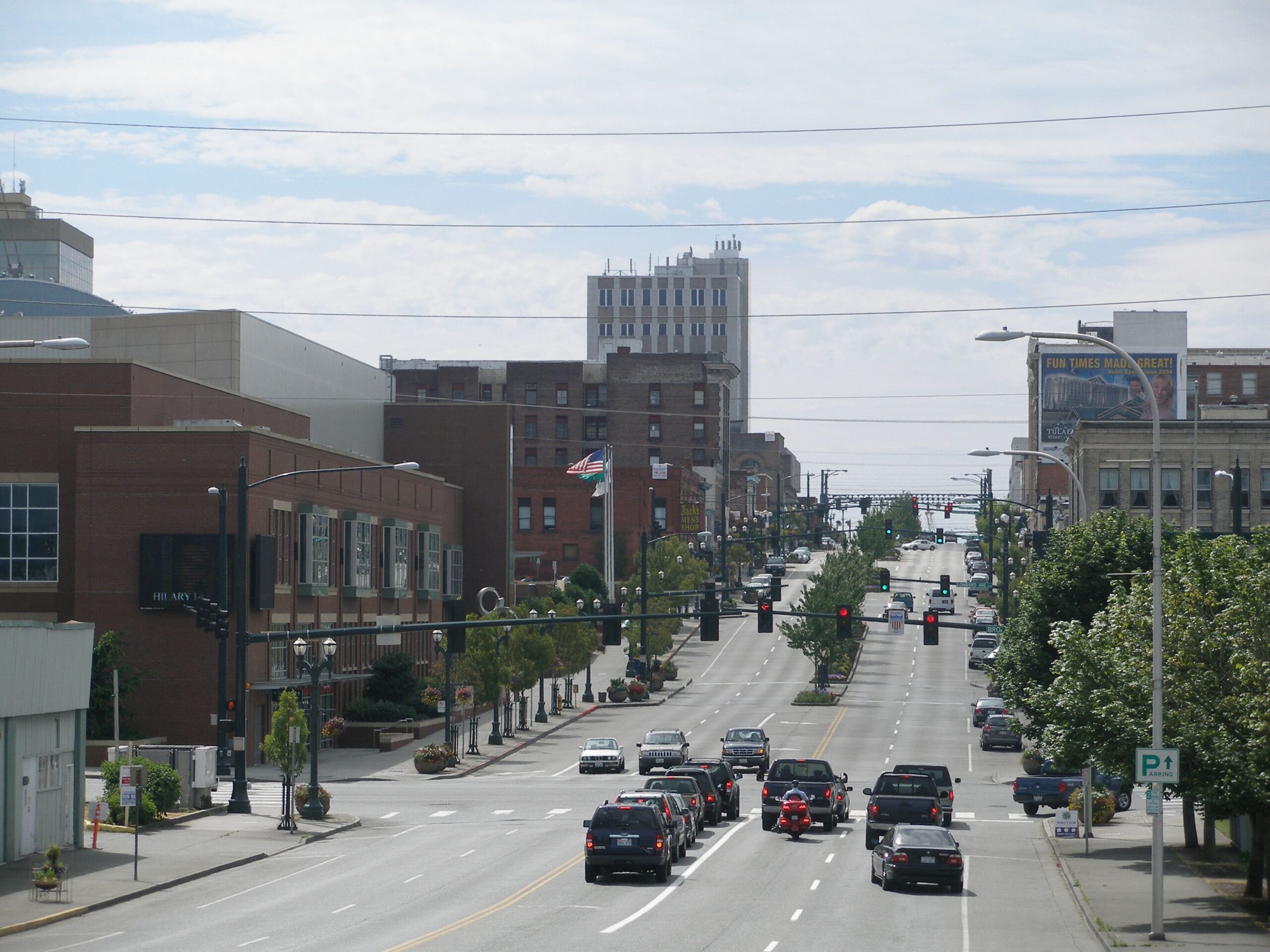 Hewitt Avenue in Downtown Everett