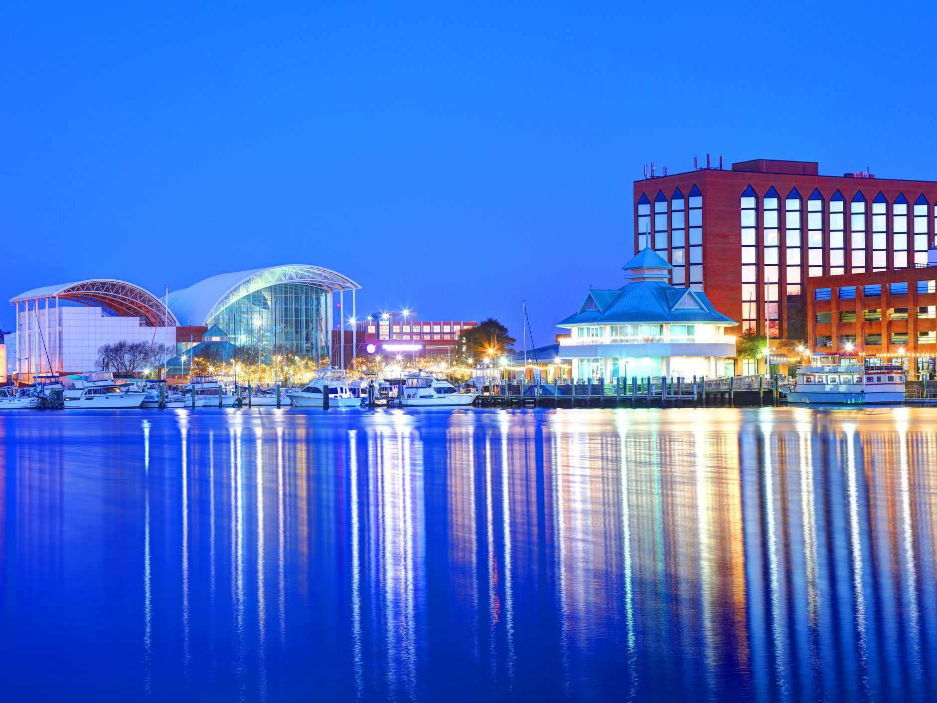 Hampton is an independent city in the Commonwealth of Virginia in the United States. It is one of the seven major cities that compose the Hampton Roads metropolitan areaHampton, Virginia
