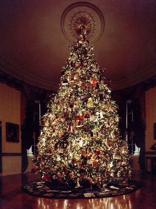 The 1995 Blue Room Christmas tree