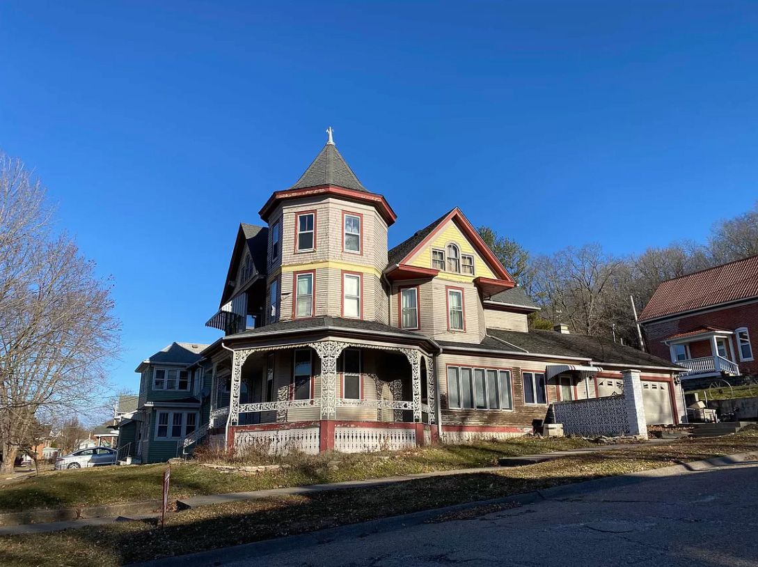 Savanna Victorian