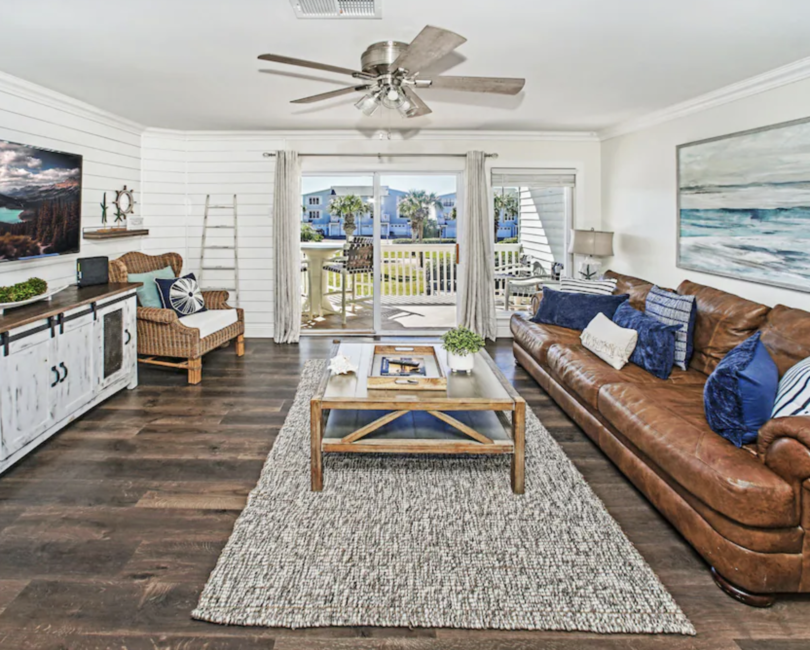 Runaway Bay Condo: More