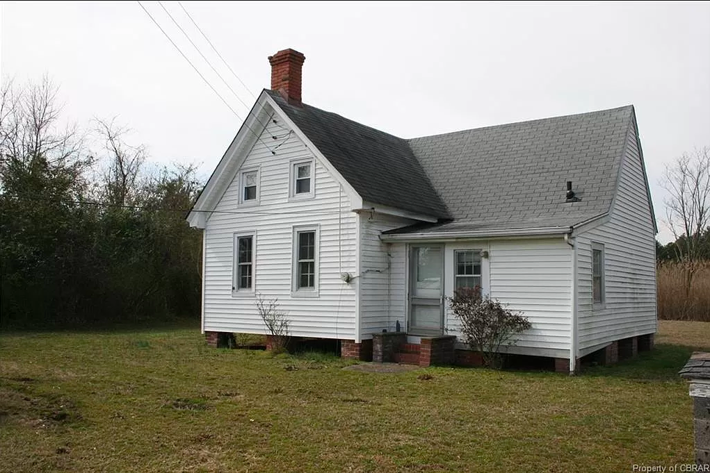 Quaint 3-Bedroom on a Huge Lot