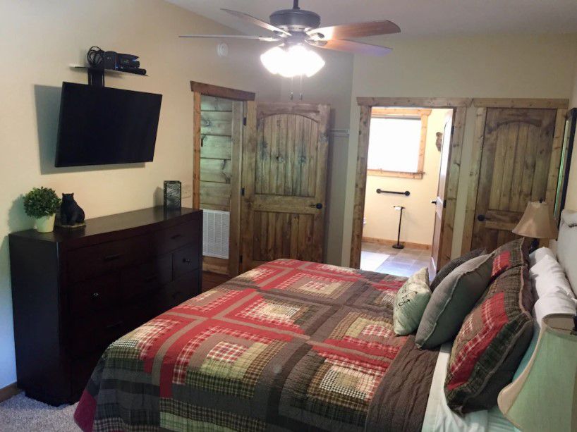 Heart of Gatlinburg Cabin: More