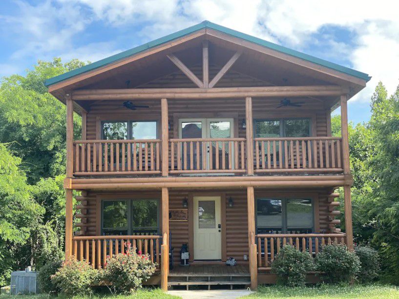 Honey Bear Hideaway Cabin