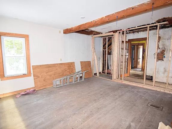 Vintage 4-Bedroom Interior