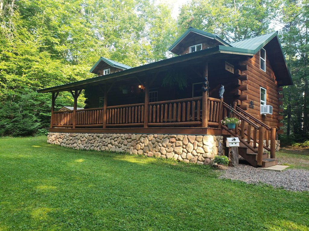 Tranquil Blue Hills Log Cabin