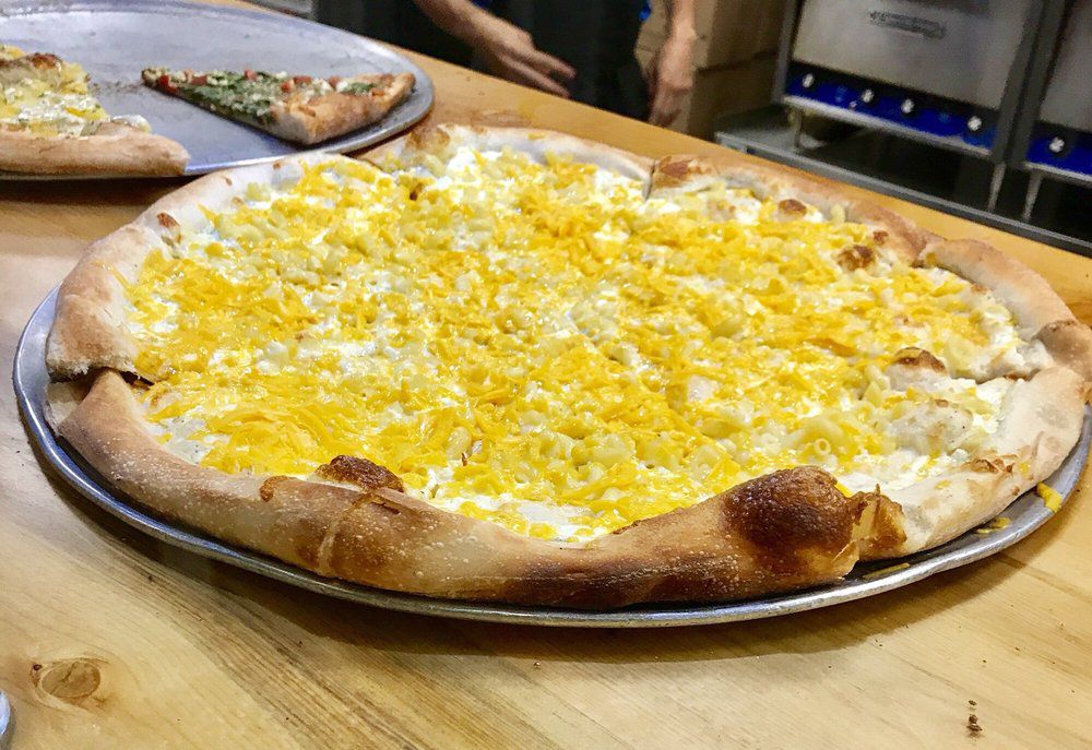 Wisconsin: Mac n' Cheese Pizza