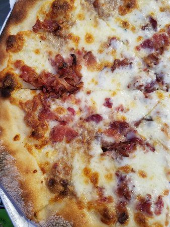 Connecticut: Skippy's Dare Pizza