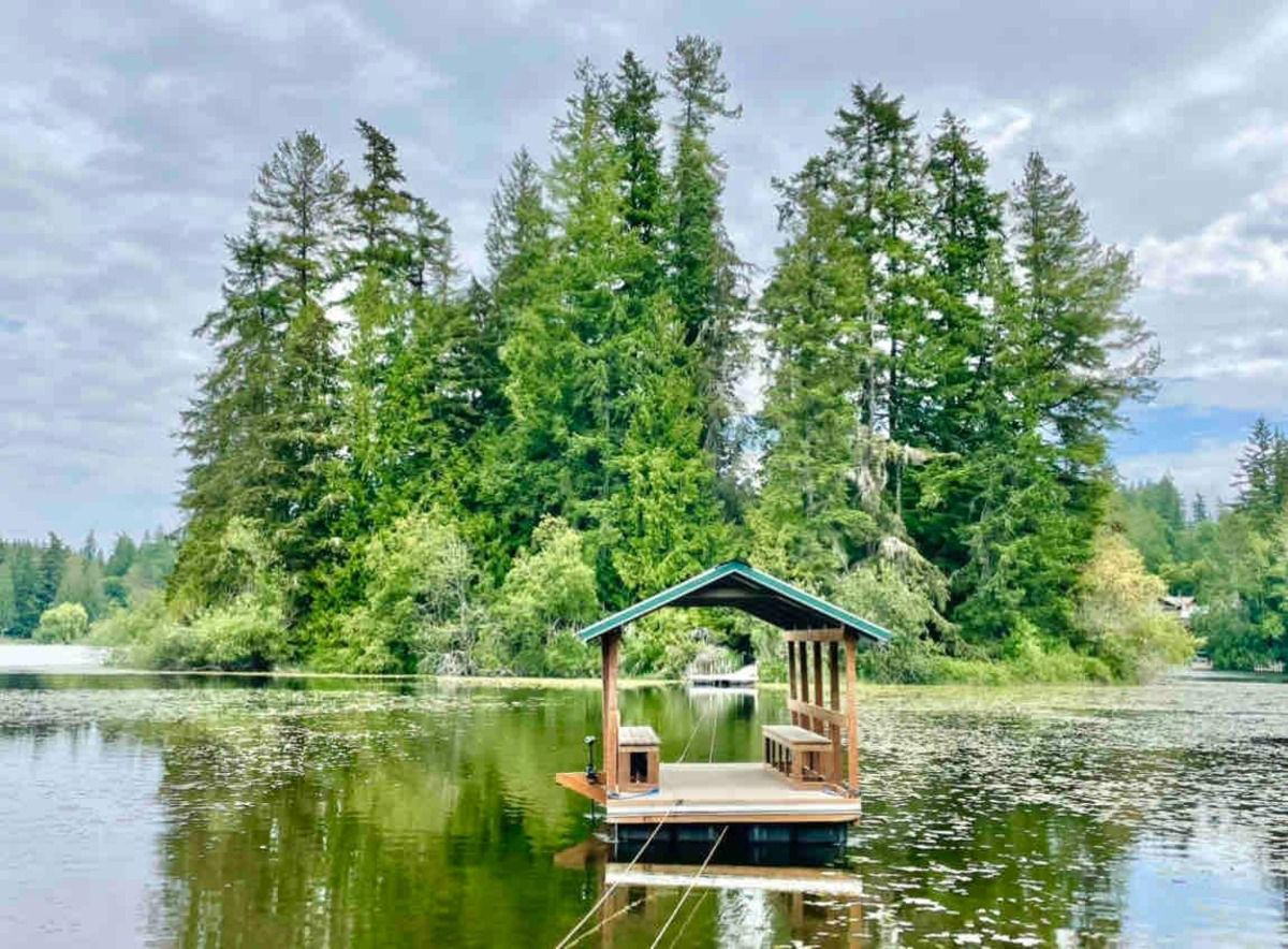 Airbnb Private Island on Island Lake, Poulsbo, Washington