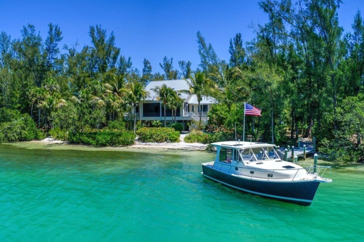 Vrbo Private Island Retreat with Beach, Jewfish Key, Florida