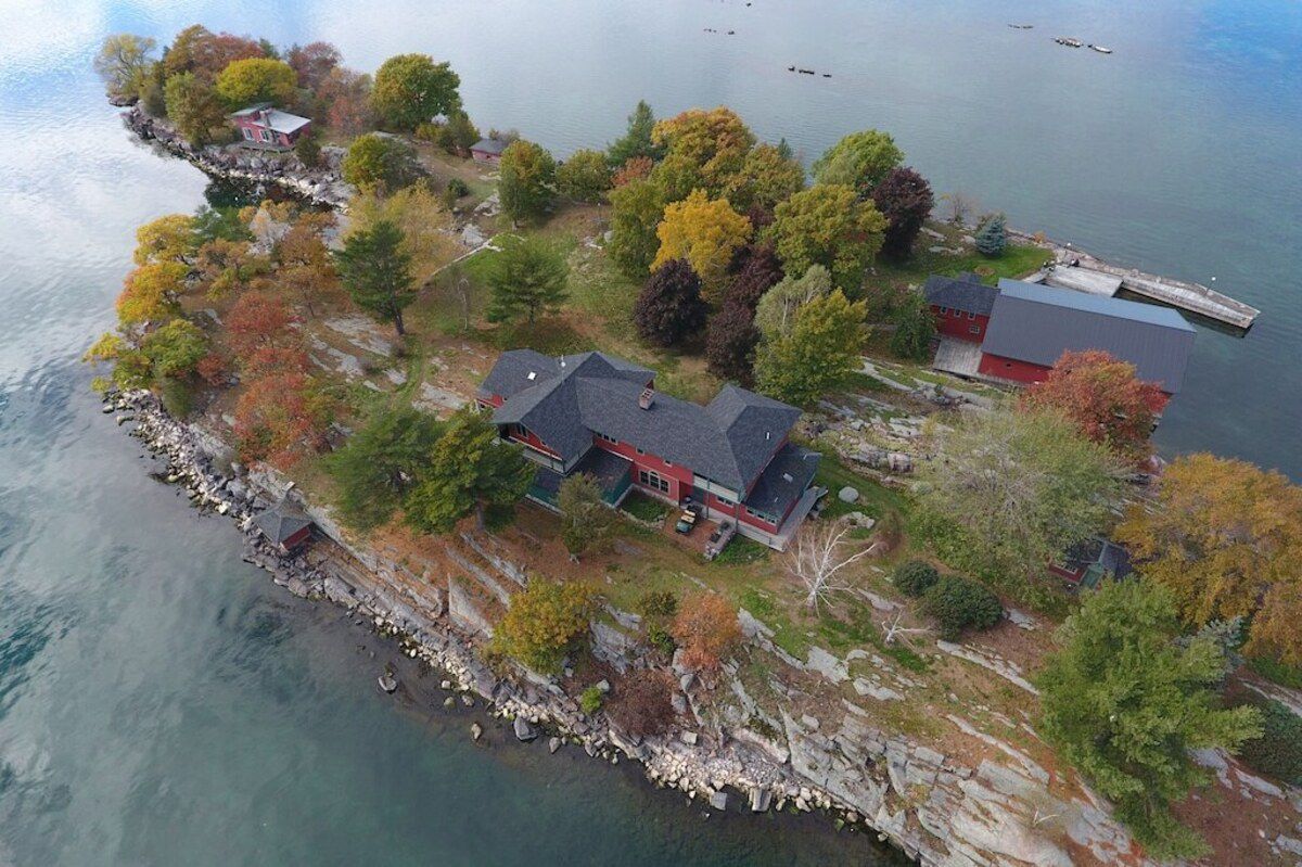 Vrbo The Whiskey Island Lodge, Jefferson County, New York