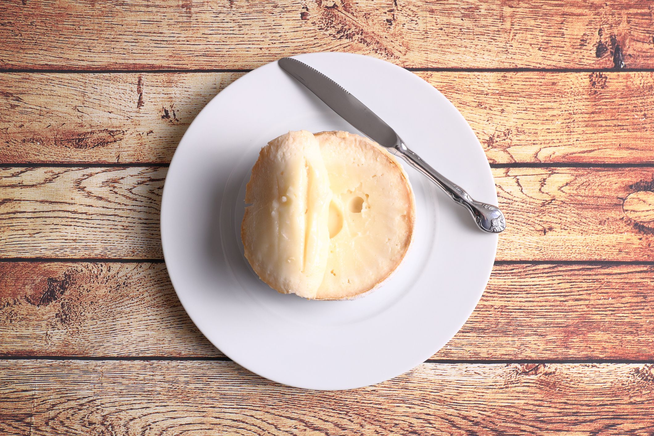 Extremadura cheese (Torta del Casar)