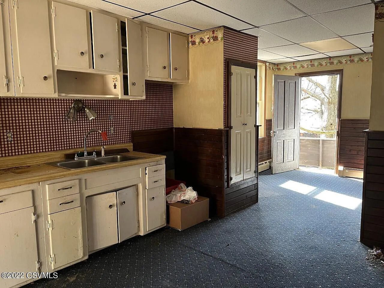 104 W Pine St, Shamokin, PA 17872 Inside Kitchen