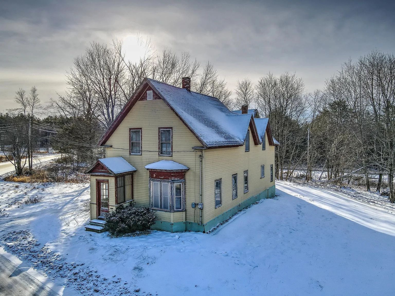 275 Hunnewell Ave, Pittsfield, ME 04967