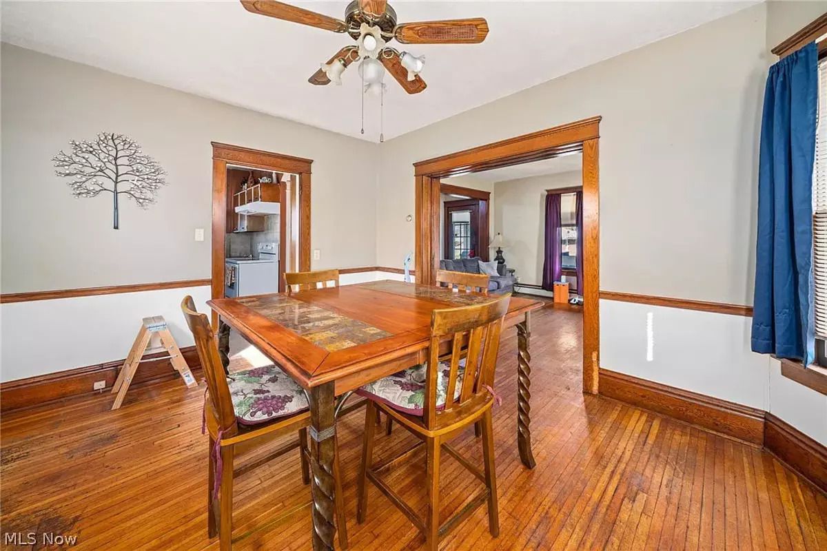 651 S McKinley Ave, Alliance, OH 44601 Inside Dining Room