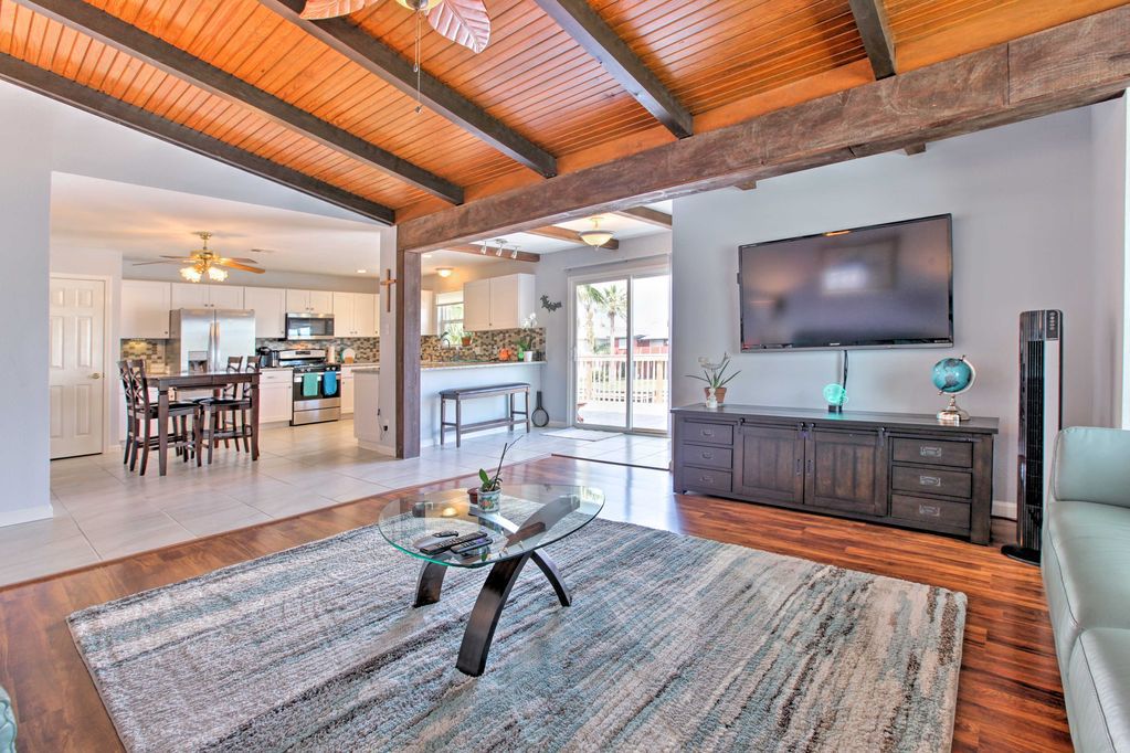Canalfront Bayou Vista Home
