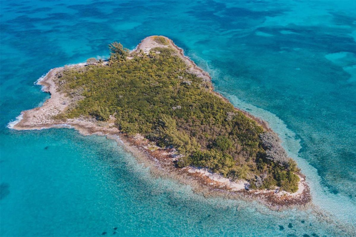Aerial of Golding Cay, Bahamas