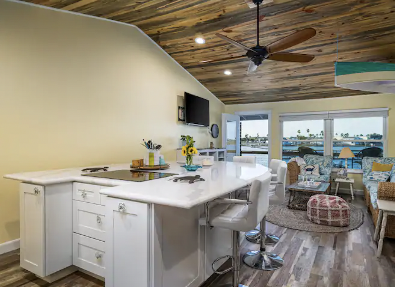 Reel Paradise Condo