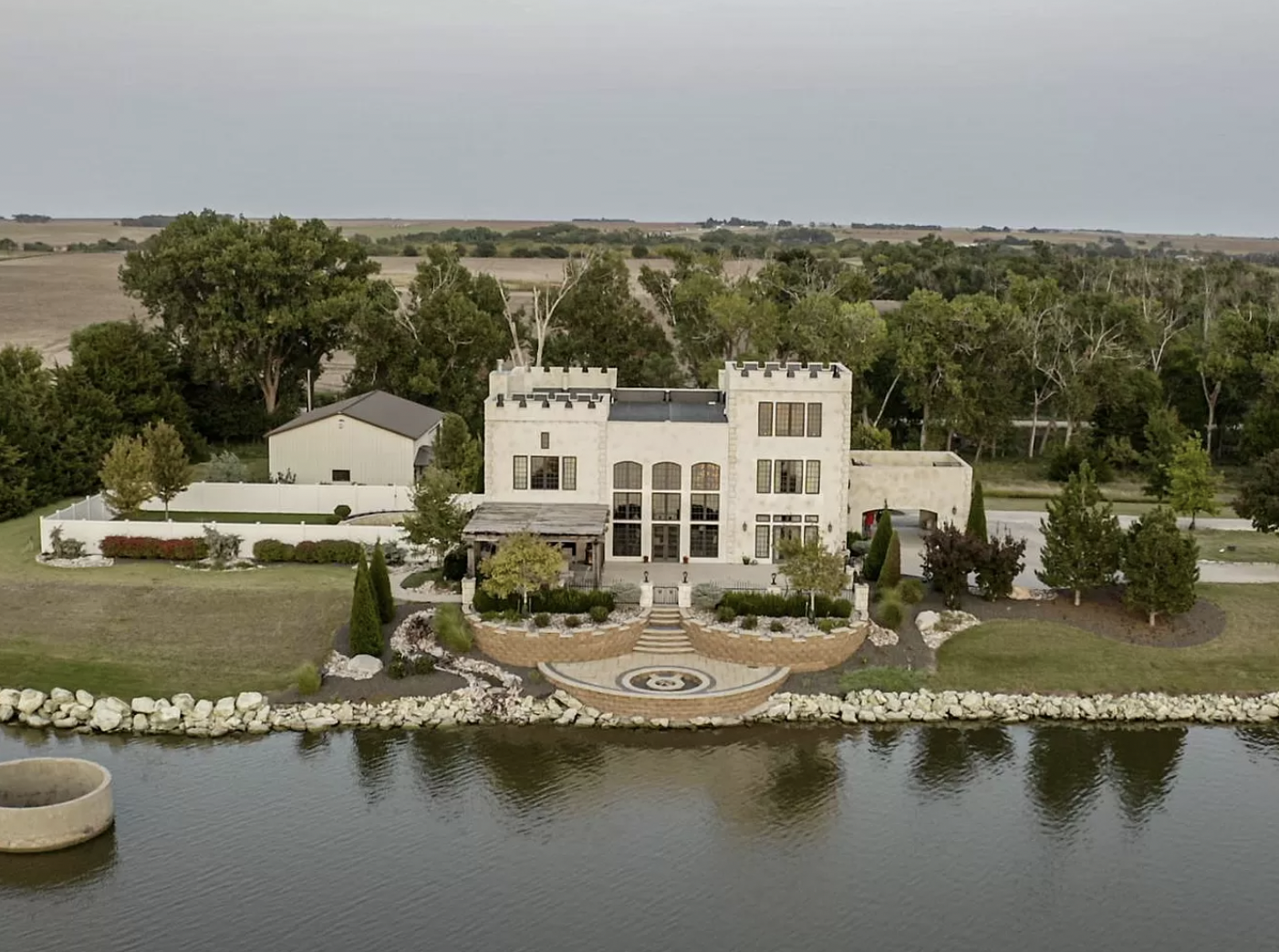 4-Bedroom Castle on a Lake, Kansas